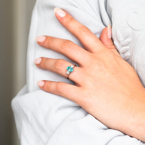 Zlatý prsten s lab-grown paraiba turmalínem a diamanty Brink