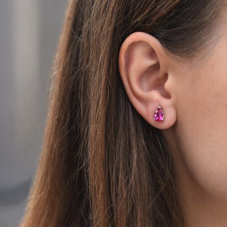 Slzičkové stříbrné náušnice s rubíny 106412