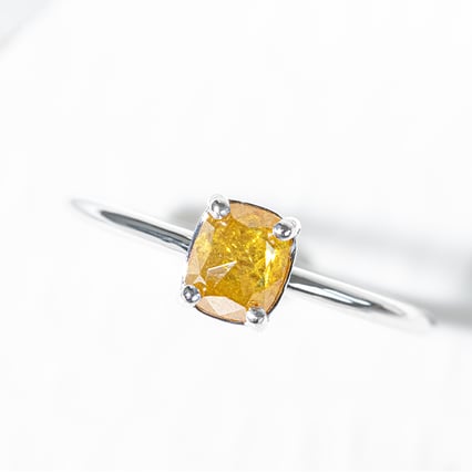 Zlatý prsten s cushion salt and pepper diamantem Reeva