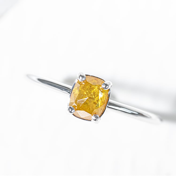 Zlatý prsten s cushion salt and pepper diamantem Reeva 126150