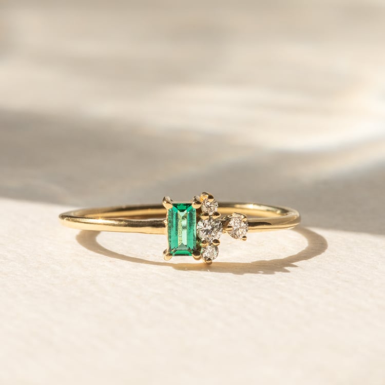 Stříbrný cluster prsten s lab-grown smaragdem a diamanty Zeno 138854