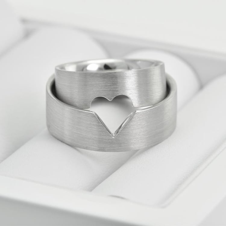 Snubní prsteny s výřezem srdce 22692
