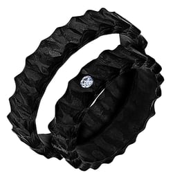 Karbonové snubní prsteny s nerovným povrchem a diamantem Soren