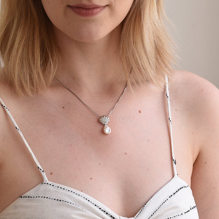 Přívěsek s perlou a stříbrnou mušlí 65564