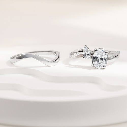 Romantický zásnubní set atypických prstýnků s diamanty Flora