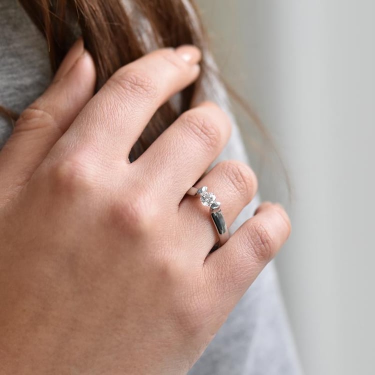 Zásnubní zlatý prsten s diamantem 39538