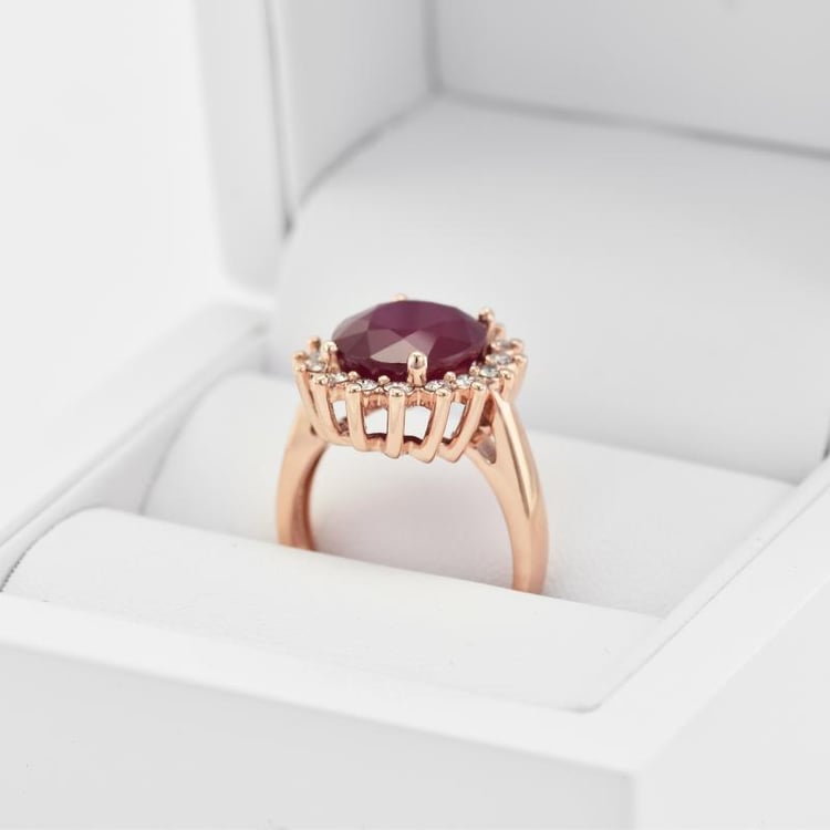 Prsten s rubínem 19591