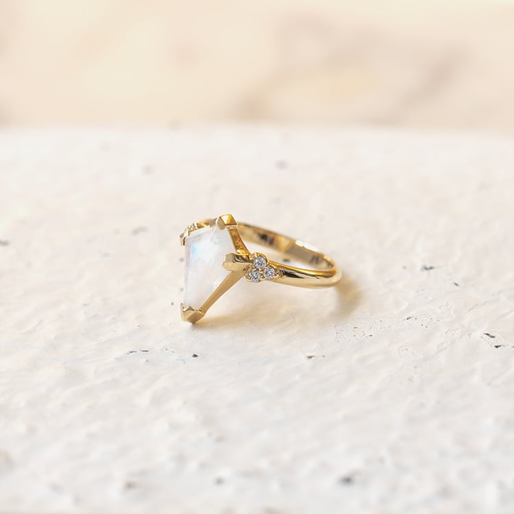 Jedinečný prsten s měsíčním kamenem Kettil 124142