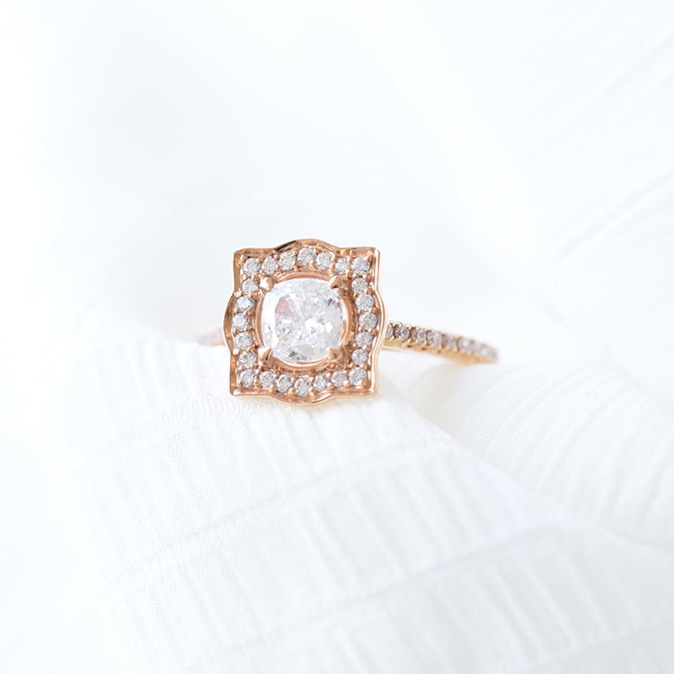 Zlatý zásnubní halo prsten 60902