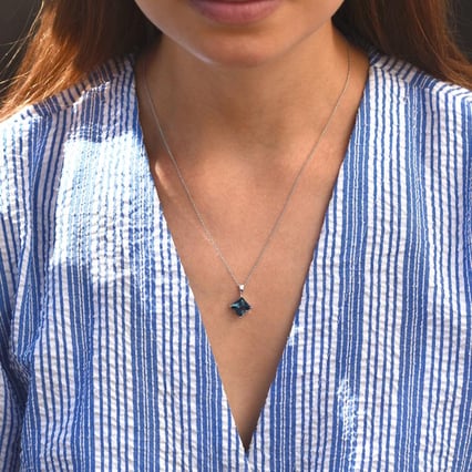 Zlatý přívěsek s princess topazem Arnes