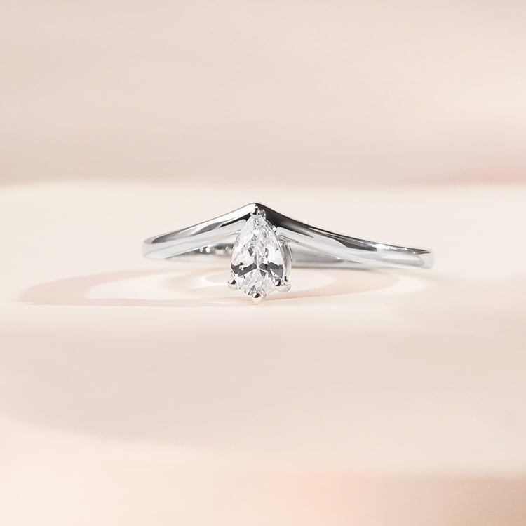 Zásnubní prsten s pear lab-grown diamantem 154879