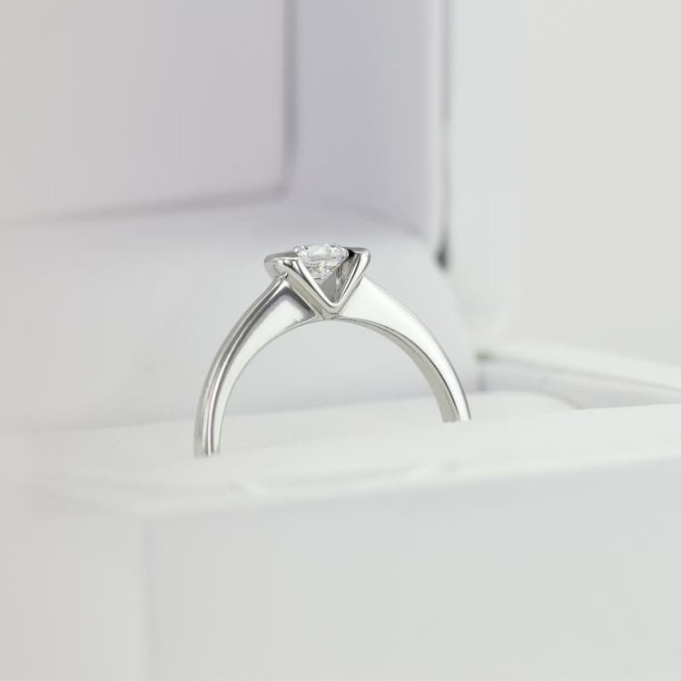 Platinový prsten s diamantem 24280