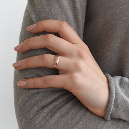 Minimalistické snubní prsteny s diamantem Mesud