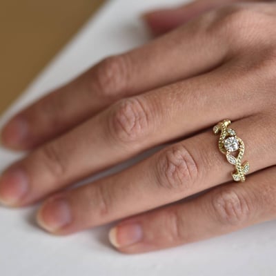 Zásnubní diamantový prsten