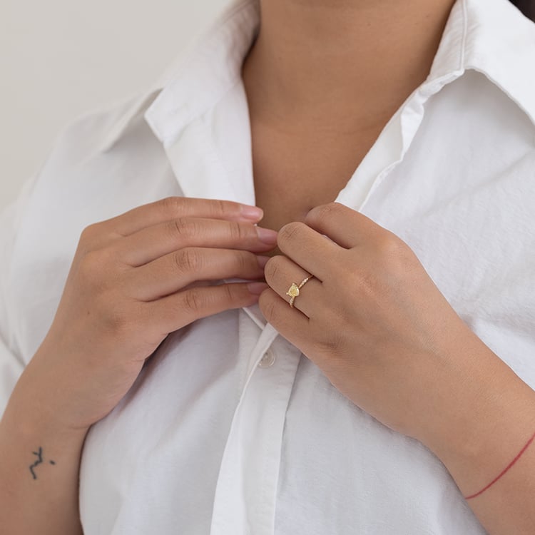 Zlatý zásnubní prsten se žlutým diamantem Julia 127869