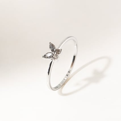 Salt and pepper prsten ve tvaru motýla Romy