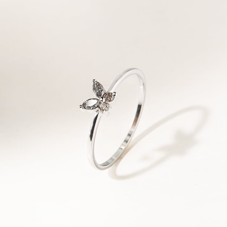 Salt and pepper prsten ve tvaru motýla Romy 141126