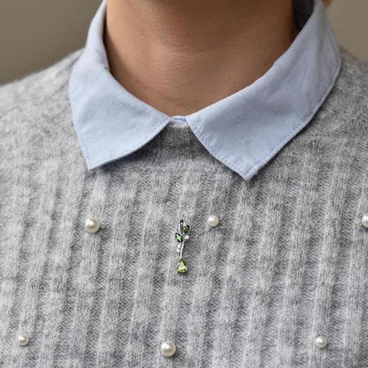 Stříbrný přívěsek s olivínem, diopsidy a zirkony 25974