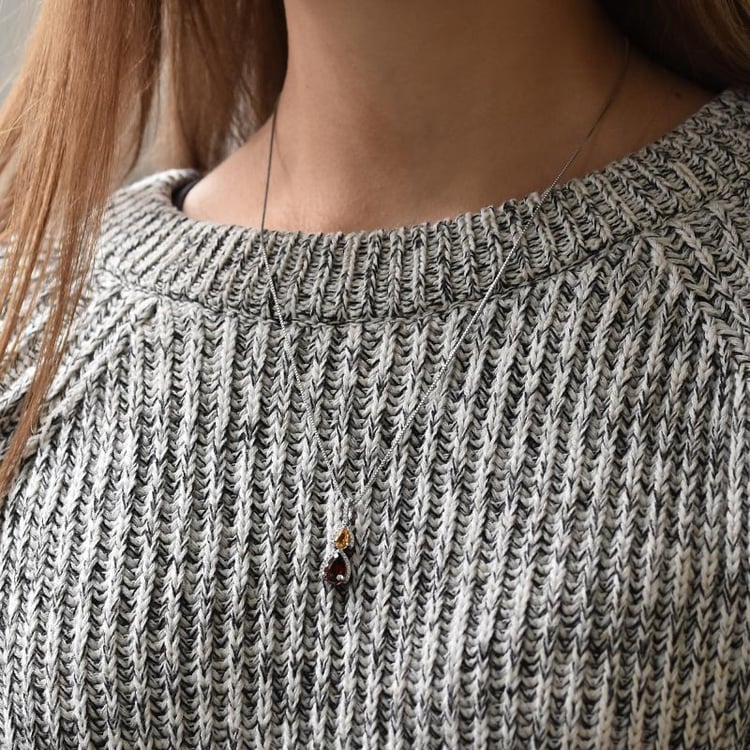 Stříbrný přívěsek s granátem, citrínem a zirkony 36090