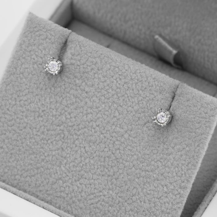 Minimalistické bezel náušnice s moissanity Ammanda 105138