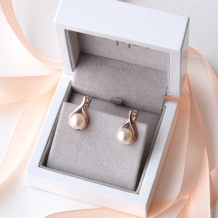 Elegantní náušnice s perlou 78127