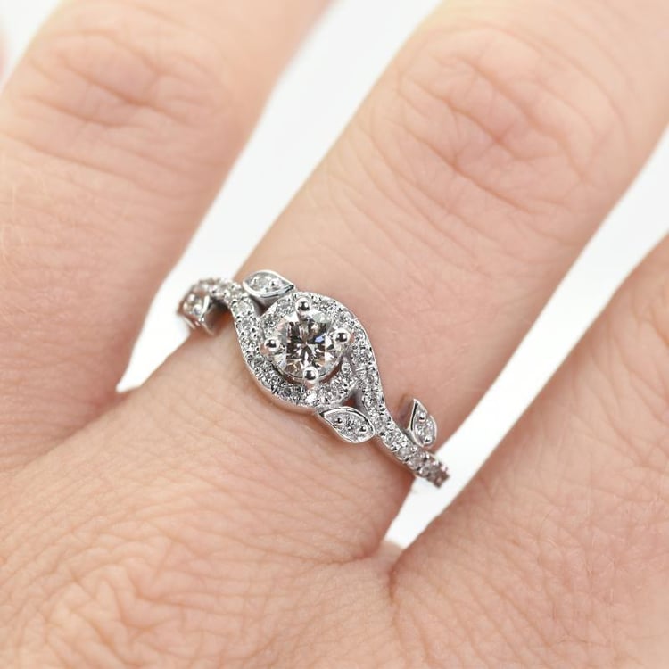 Zásnubní prsten ve stylu vintage s diamanty 11839