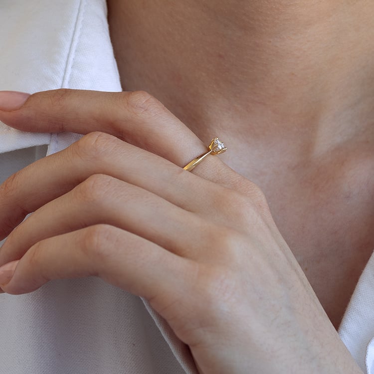 Zásnubní prsten s moissanitem Iravan 129979