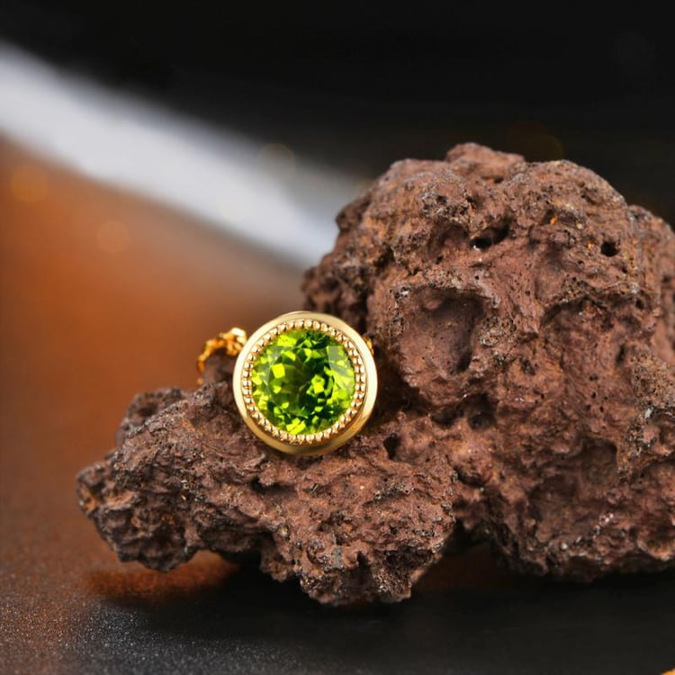 Olivínový náhrdelník Shren 9995