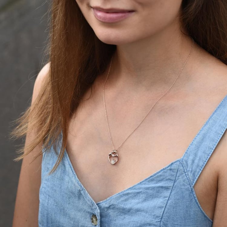 Stříbrný přívěsek matka a dítě s bílým opálem a diamantem Ella 108841