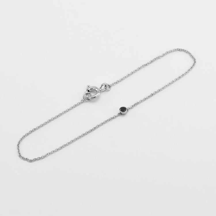 Minimalistický náramek s černým diamantem 71609