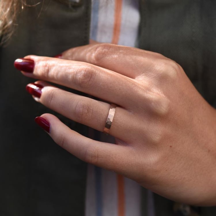 Zlatý snubní prsten 48278