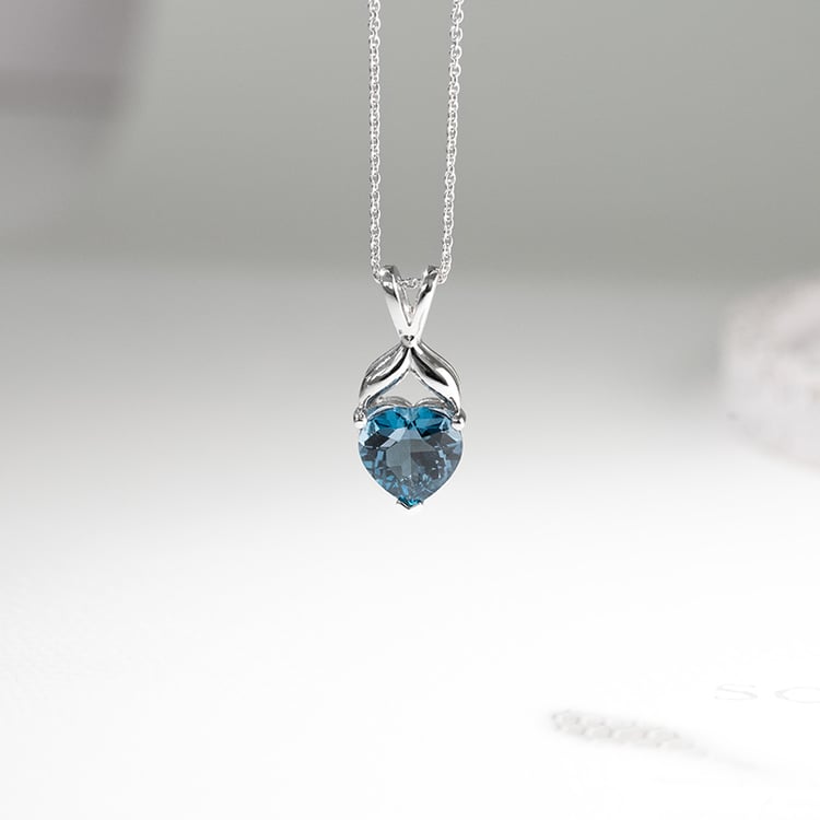 Stříbrný přívěsek se srdíčkovým topazem Tasie 130628