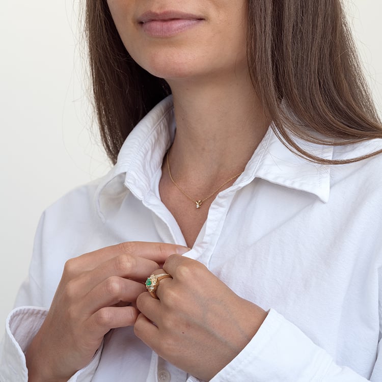 Zlatý prsten s oválným smaragdem a diamanty Zane 126345