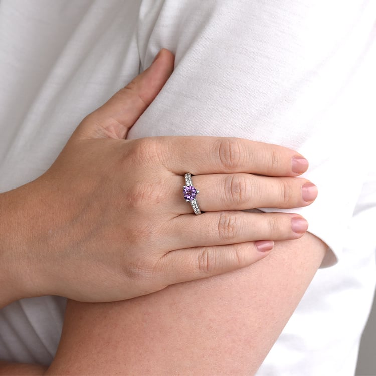 Ametystové srdce ve stříbrném prstenu se zirkony 84696