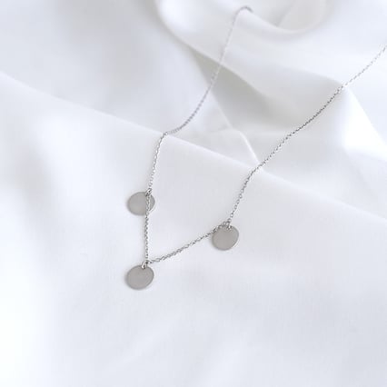 Stříbrný náhrdelník s penízky a gravírem William