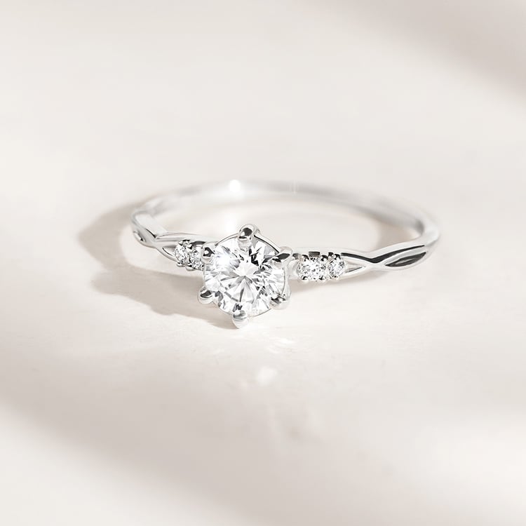 Zásnubní prsten z bílého zlata s 0.5ct IGI certifikovaným lab-grown diamantem Mileva 158295