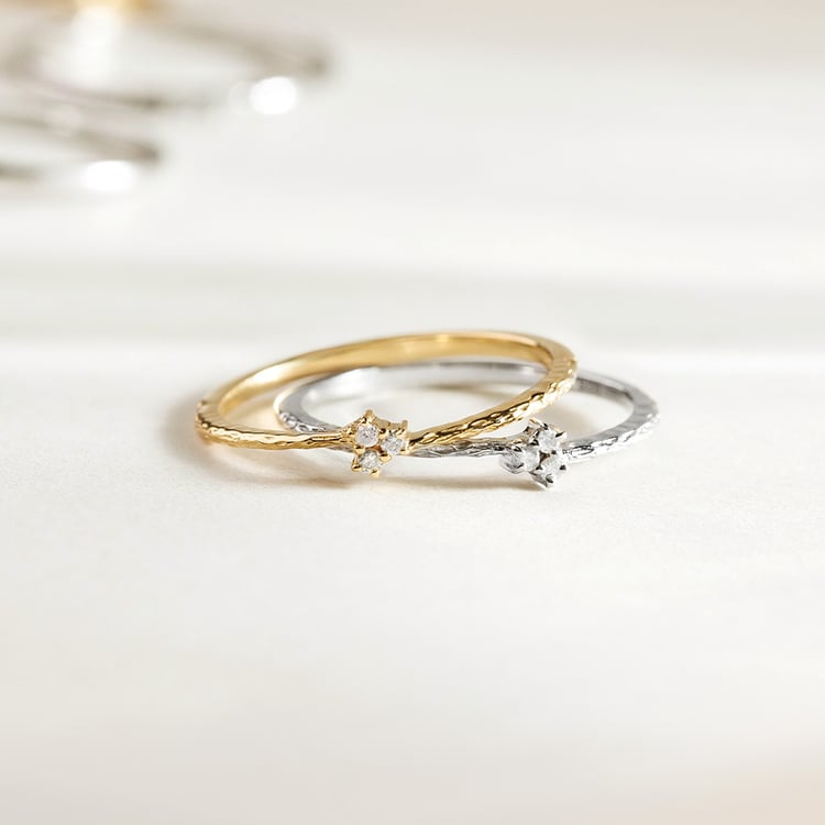 Stříbrný diamantový prsten s tepaným povrchem Milan 157778