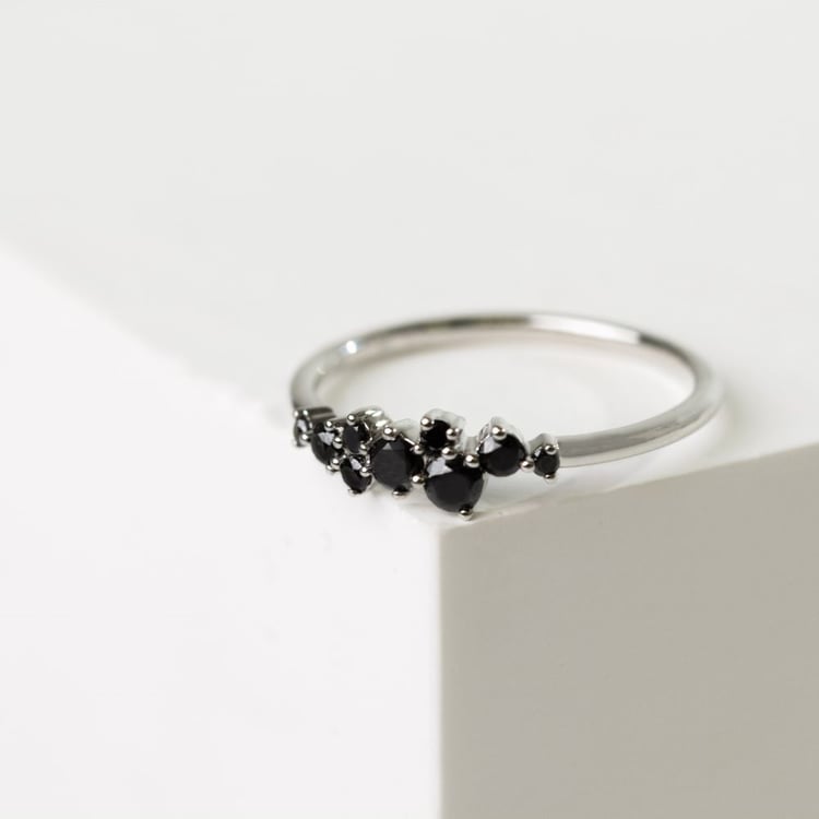 Cluster prsten z bílého zlata s černými diamanty Isolde 164407