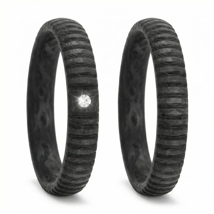 Půlkulaté karbonové snubní prsteny s diamantem Lisa