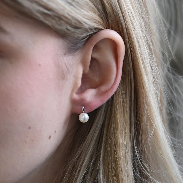 Elegantní zlaté dámské perlové náušnice 50226