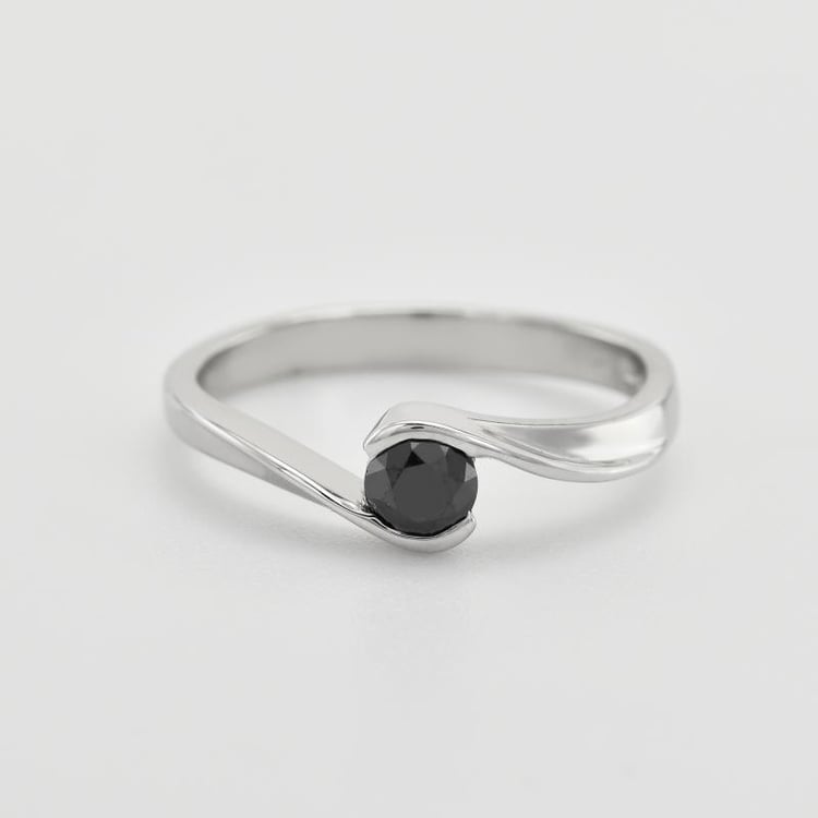 Černý round diamant v prstenu 4143