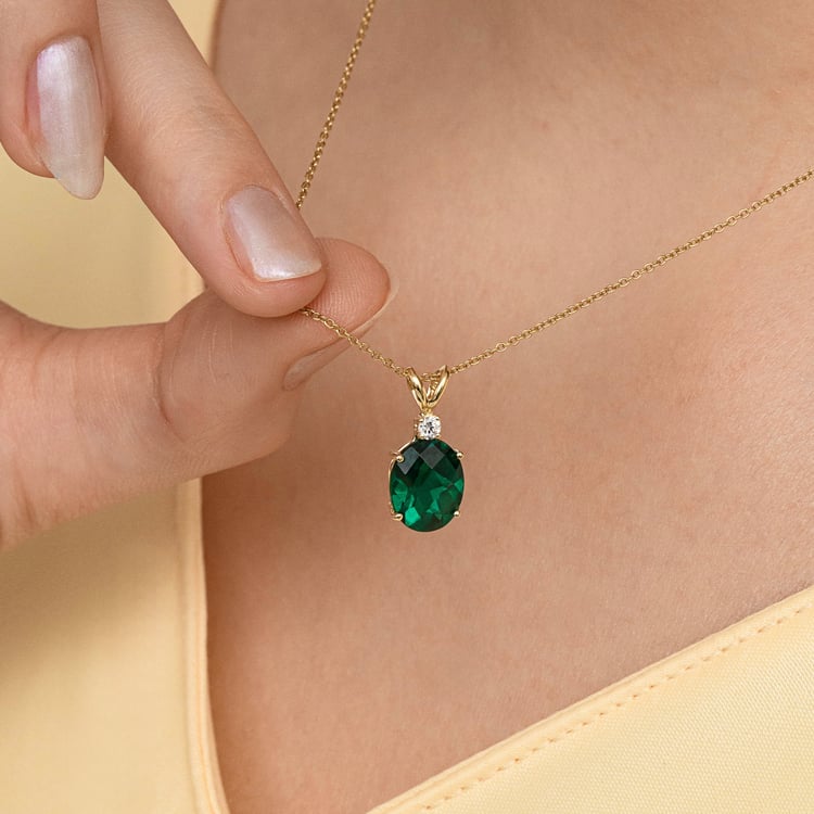 Zlatý přívěsek s lab-grown smaragdem Marta 165048