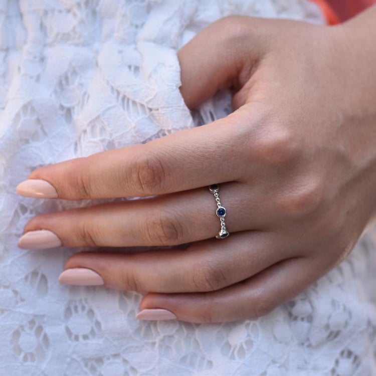 Stříbrný safírový eternity prsten 45196