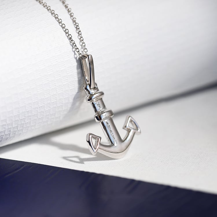 Zlatý přívěsek s kotvou Dano 111125