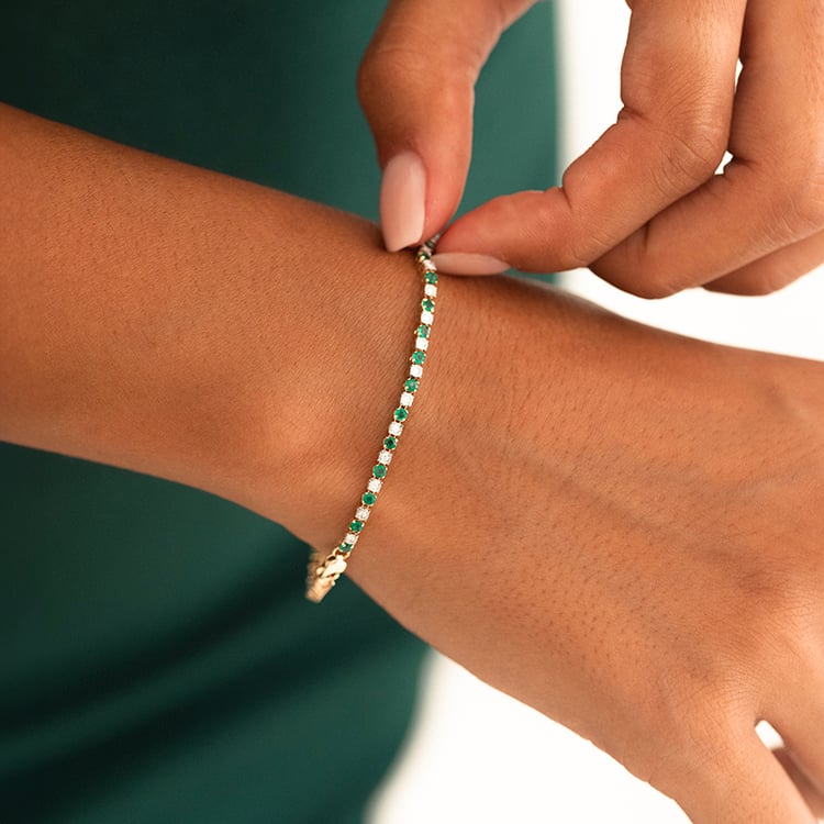 Tenisový náramek se smaragdy a diamanty Kendrick 143870
