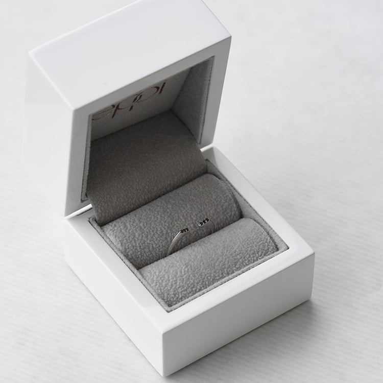 Prsten ze stříbra s diamanty 73079