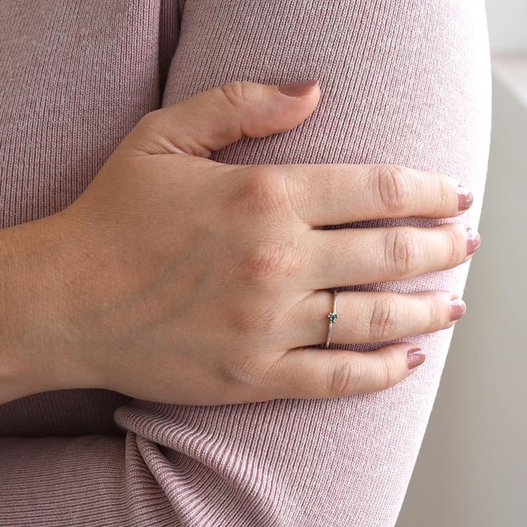 Stříbrný prsten s diamanty 86103