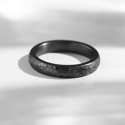 Tepaný prsten z tantalu Rosser