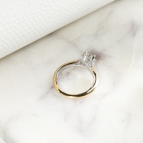 Zásnubní prsten s postranními diamanty Libby