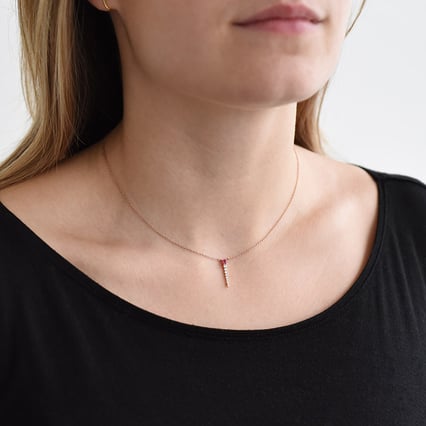 Atypický náhrdelník s rubínem a diamanty Zaiden